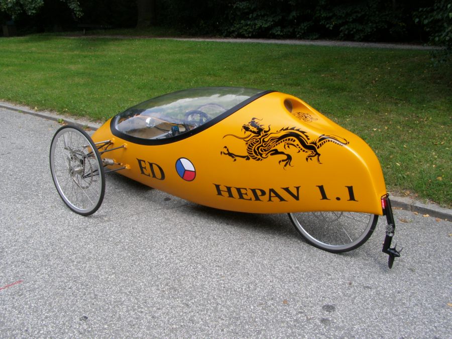 Amphibian velomobile from the Czech Republic