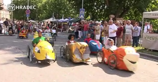 Four wheel pedal vehicles race