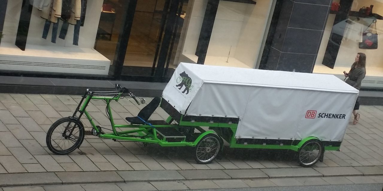 Das Nanuk: Recumbent semi-truck from Hamburg