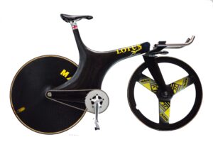 The extremelly aerodynamic Lotus 108 velodrome bike
