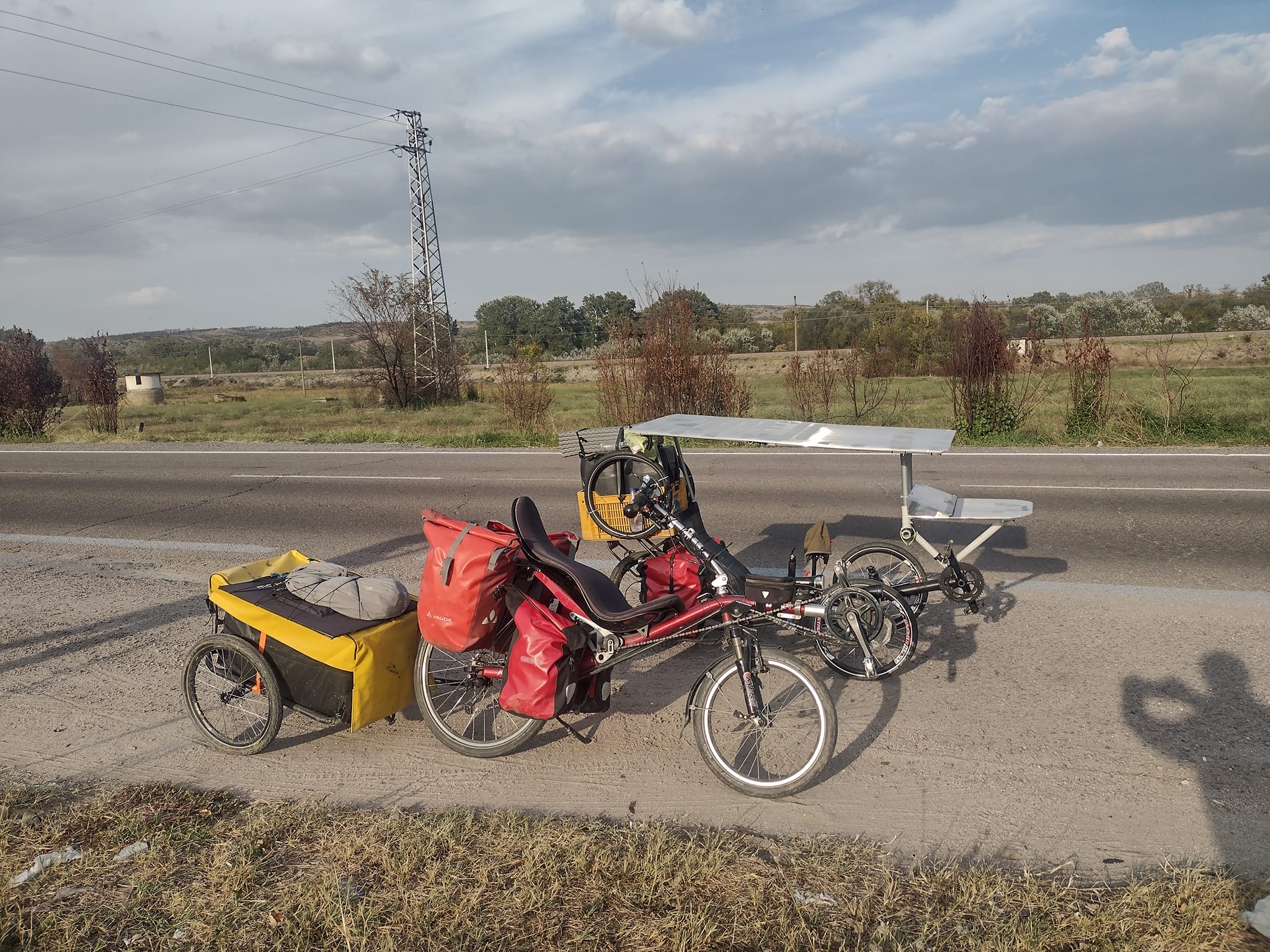 Triking with another recumbent cyclist