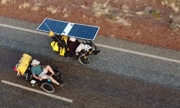 🎥 Cycling across Australia on two recumbent trikes