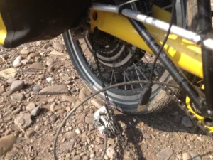 Before arriving in Moldova, Honza broke the derailleur on his trike. A few days later it happened to Karel as well. And so it was with everything. What happened on one machine soon happened on the other too.