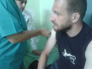 Although we were vaccinated against rabies, Honza had to get two more doses of the vaccine in the following days.