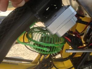 A better way to cooll down the conttoller using a USB fan we bought in a PC store