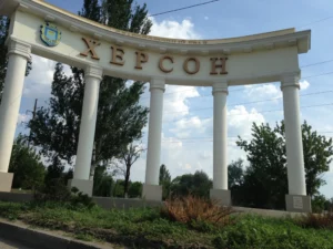 We're arriving in Cherson. Looking at this photo today makes me very sad, but also happy.