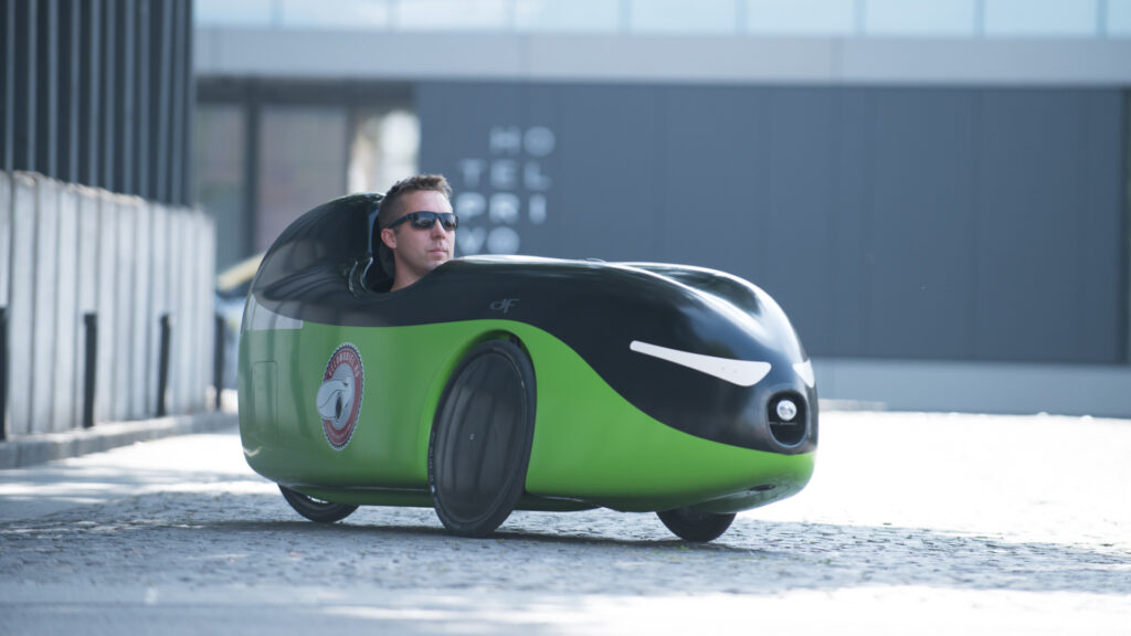 Jan Wijnen in a velomobile