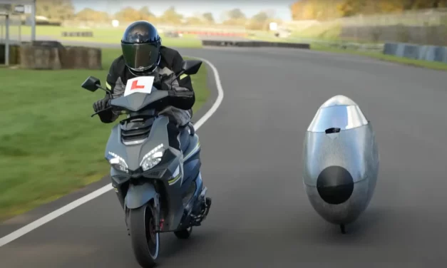 🎥 Sunday video: Recumbent vs. small motorcycle