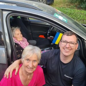 Jascha helping people in Ukraine