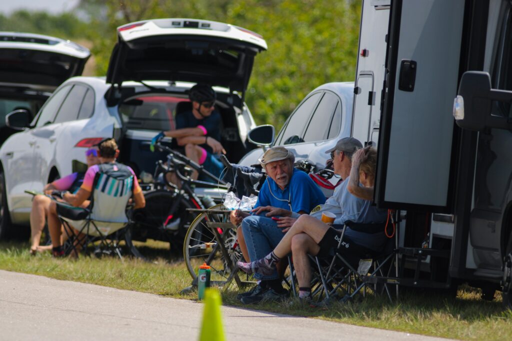 The support team waiting for the racers to come