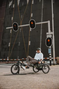navigating the Kettwiesel ONE through the city traffic