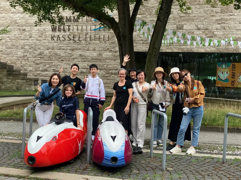 Chinees in front of Grimmwelt museum